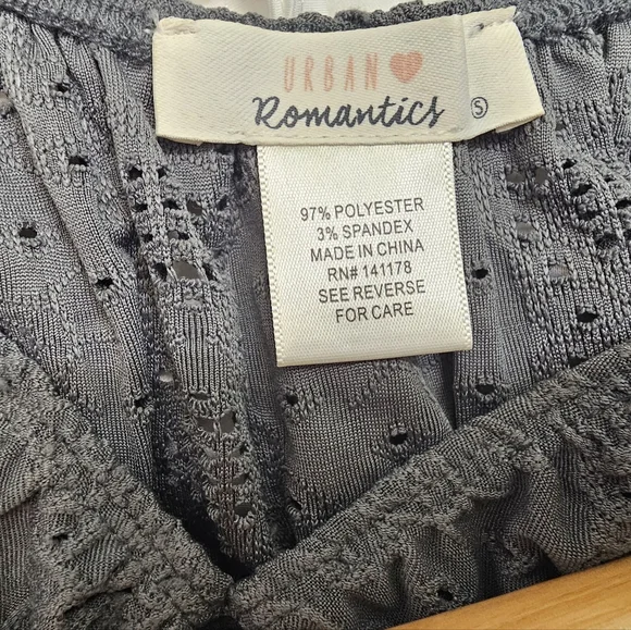 Elegant Black Eyelet Top By Urban Romantics Size S - Picture 2 of 4